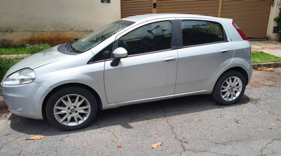 FIAT PUNTO 1.6 ESSENCE 16V FLEX 4P MANUAL FIAT PUNTO 1.6 ESSENCE 16V FLEX 4P MANUAL